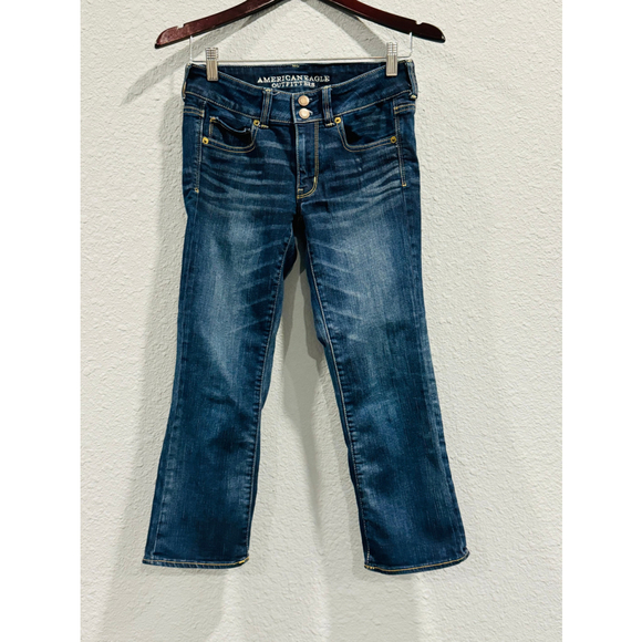 American Eagle Outfitters Denim - American Eagle Artist Crop Blue Jeans Size 2R